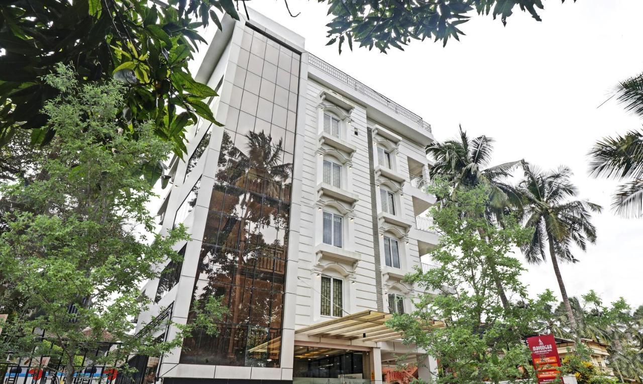 Sreepathi Mayoogha Guruvayur Exterior photo