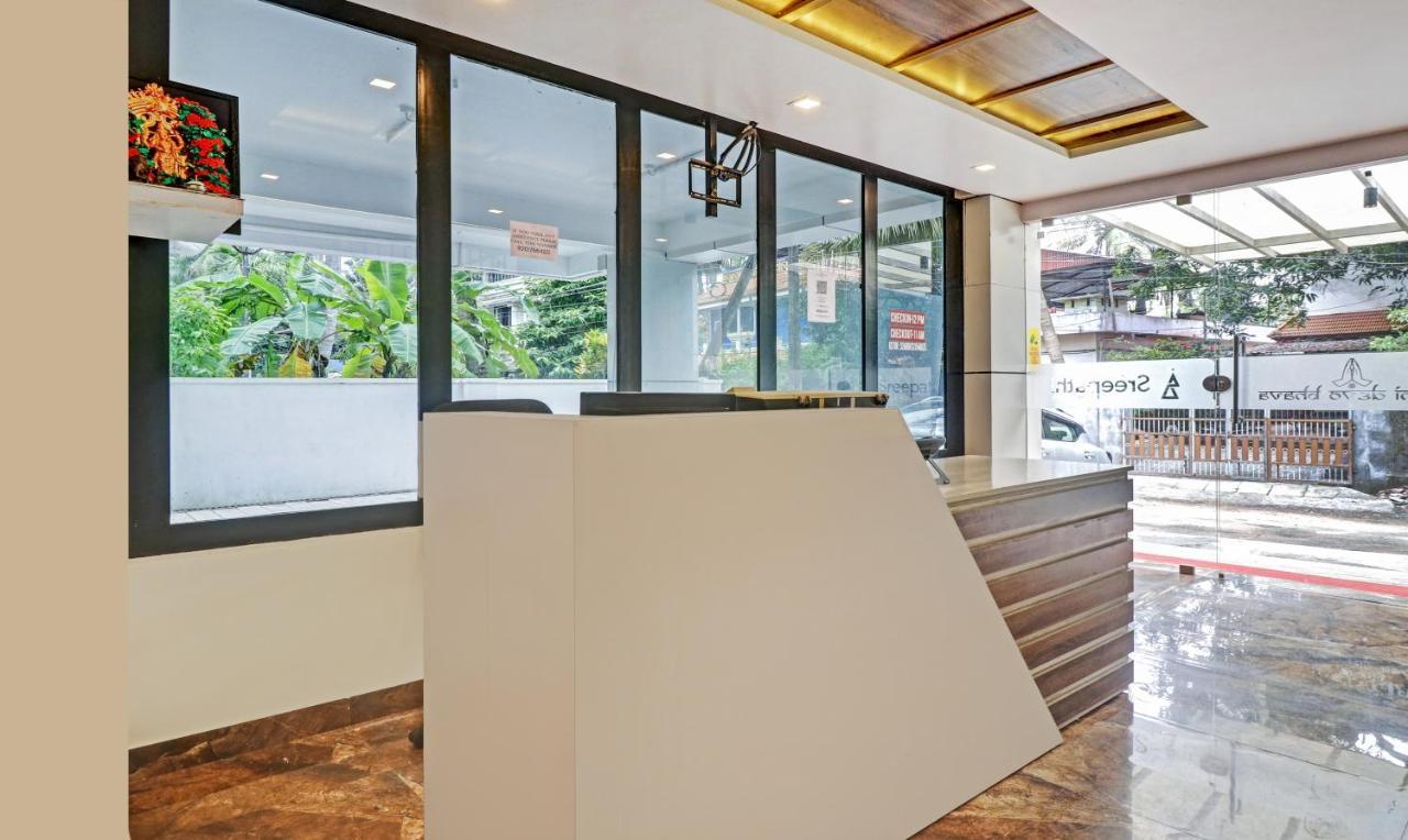 Sreepathi Mayoogha Guruvayur Exterior photo