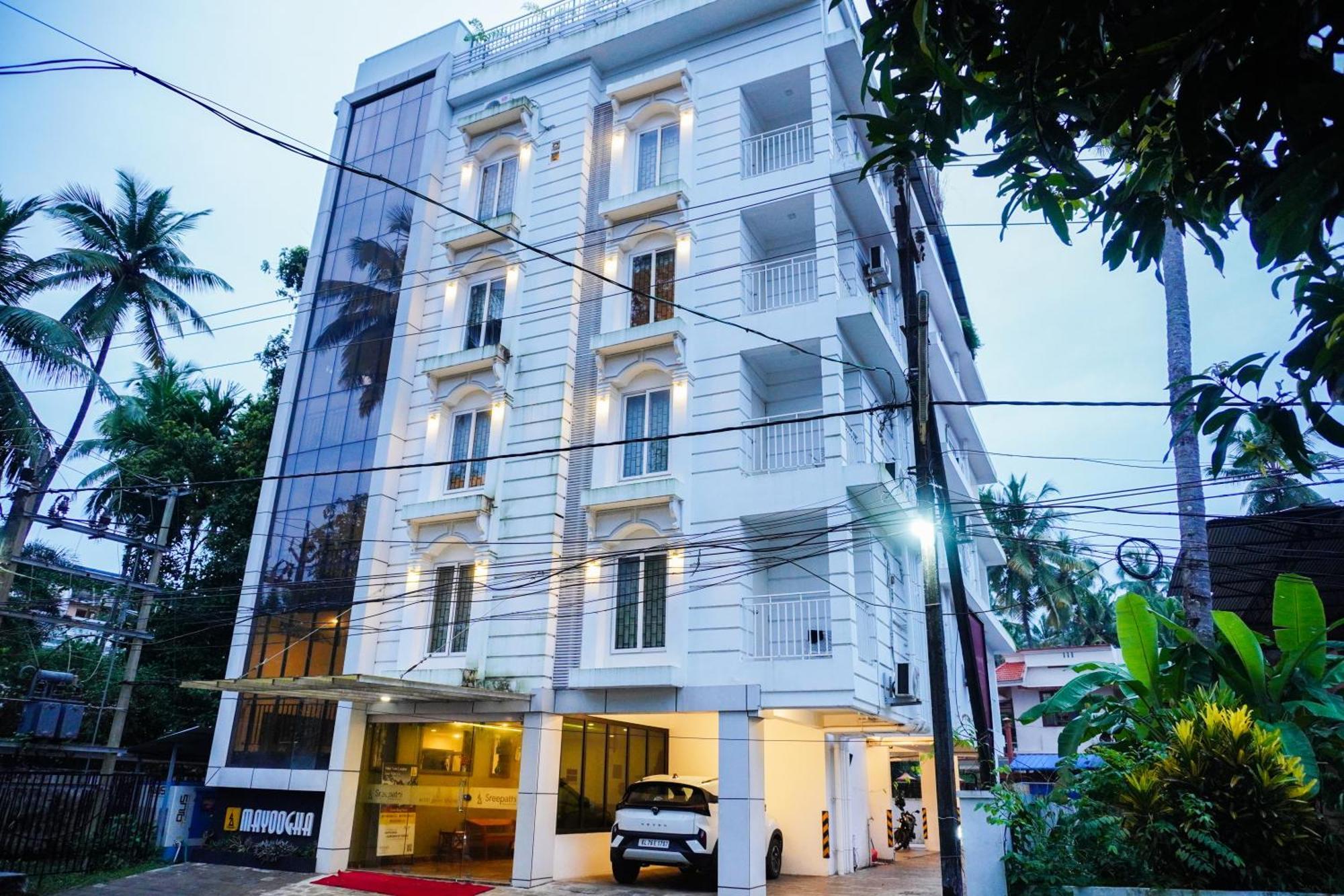 Sreepathi Mayoogha Guruvayur Exterior photo