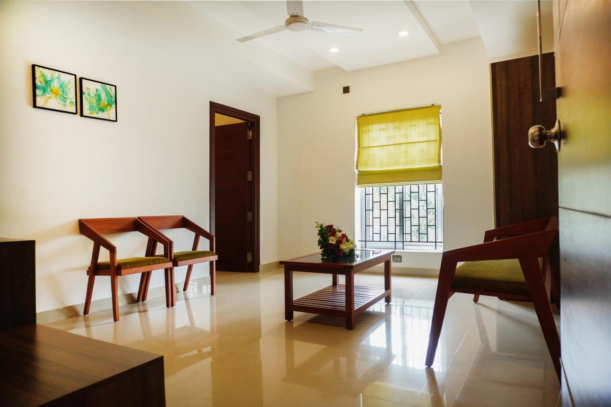Sreepathi Mayoogha Guruvayur Exterior photo